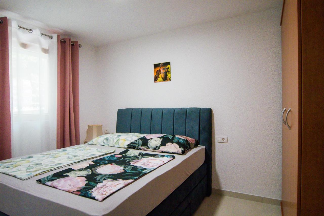 Apartments Ivica & Marica Целина Екстериор снимка