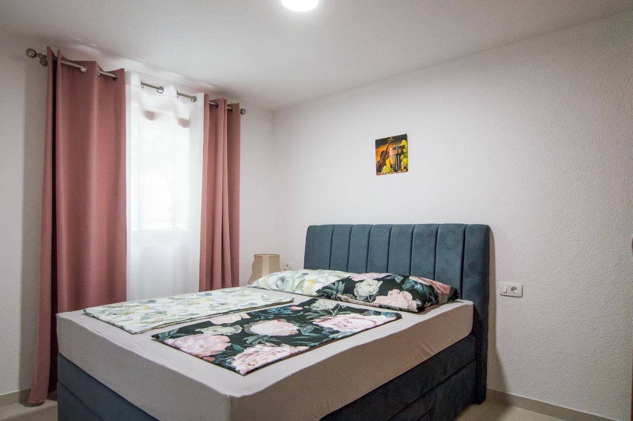 Apartments Ivica & Marica Целина Екстериор снимка